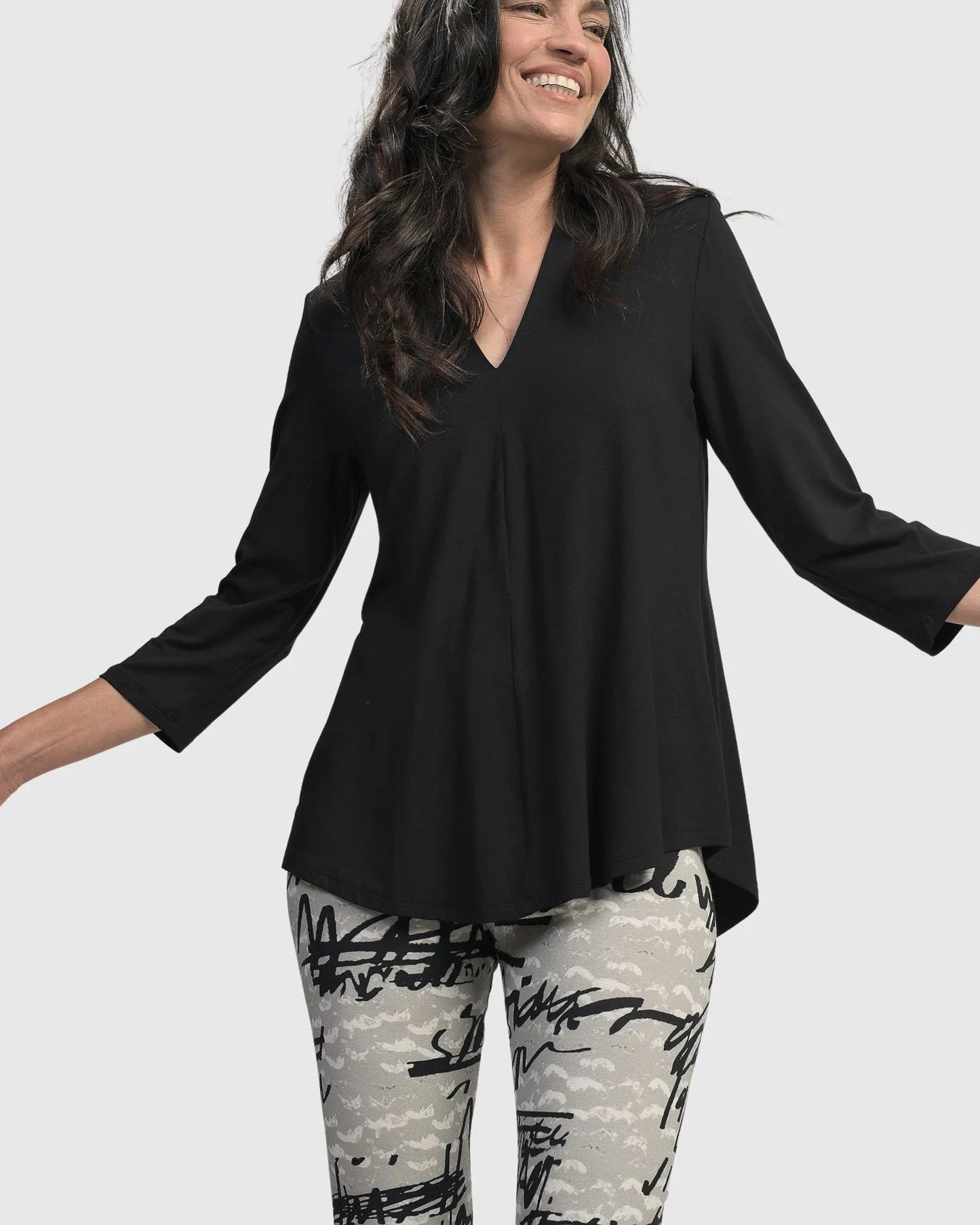 Essential V-neck Top, Black