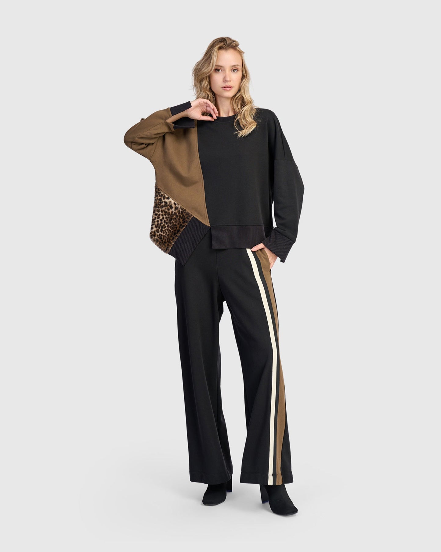 Urban Lair Crewneck Top, Mix
